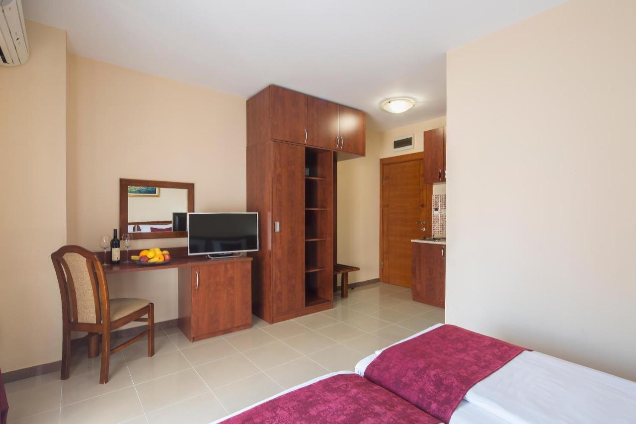 בודווה Apartmani Salus מראה חיצוני תמונה