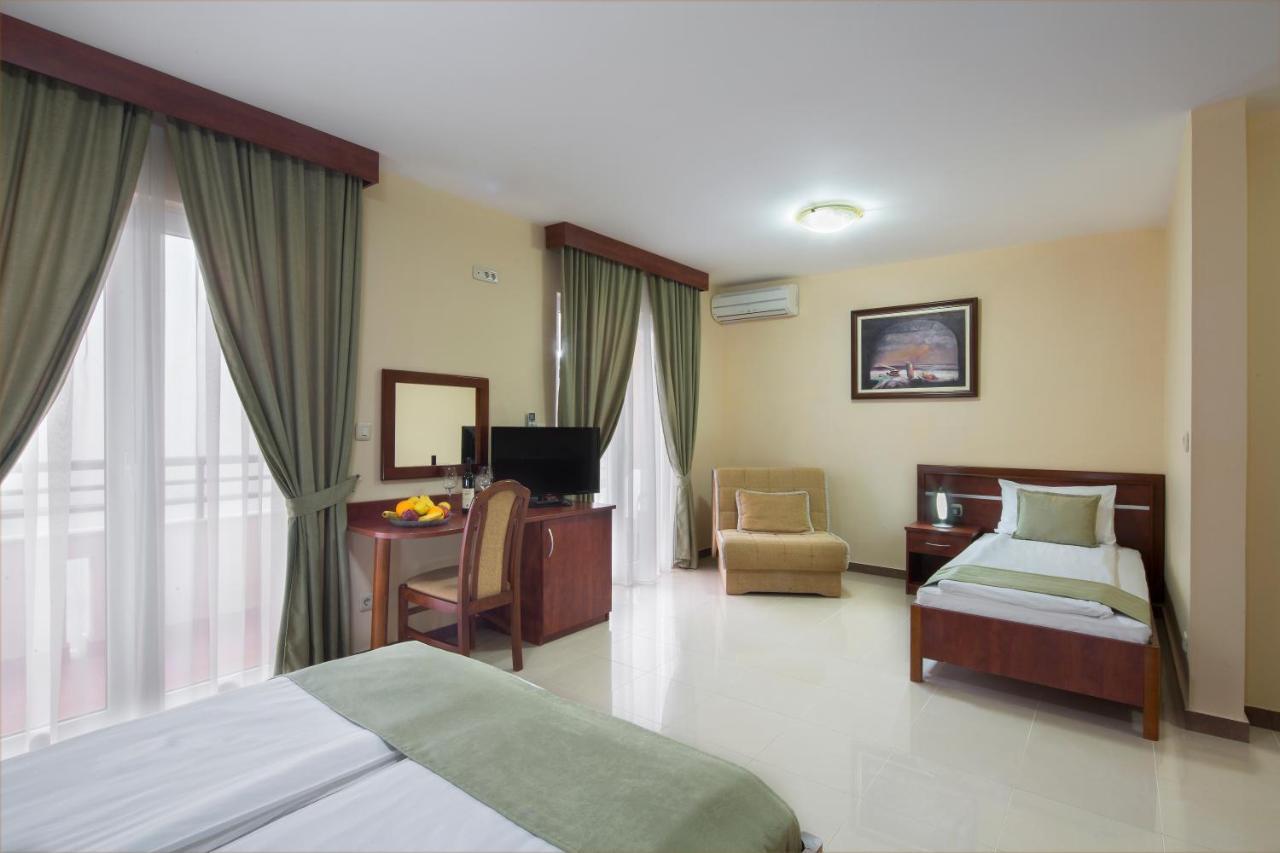 בודווה Apartmani Salus מראה חיצוני תמונה