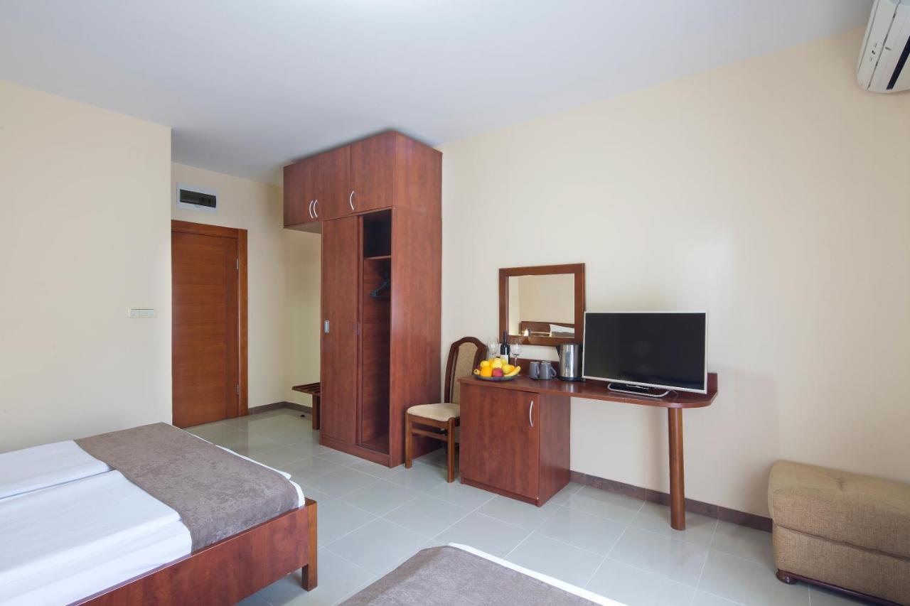בודווה Apartmani Salus מראה חיצוני תמונה