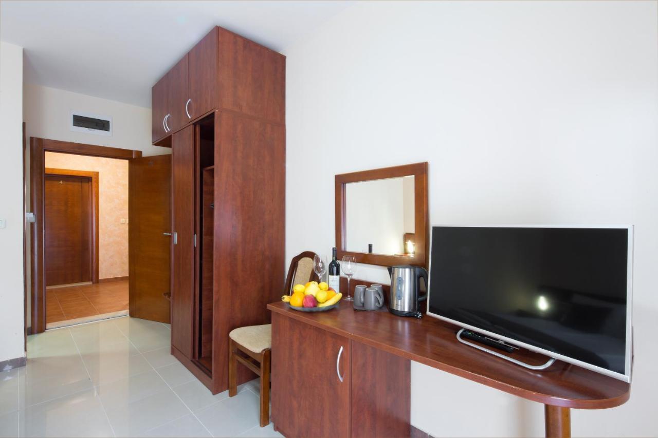 בודווה Apartmani Salus מראה חיצוני תמונה