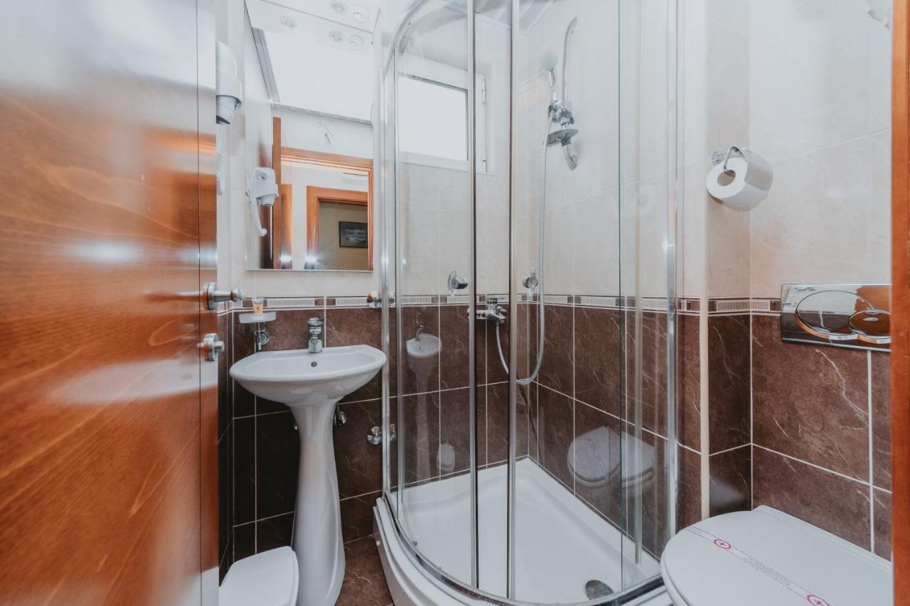 בודווה Apartmani Salus מראה חיצוני תמונה