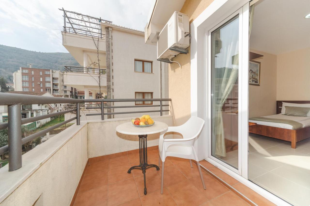בודווה Apartmani Salus מראה חיצוני תמונה
