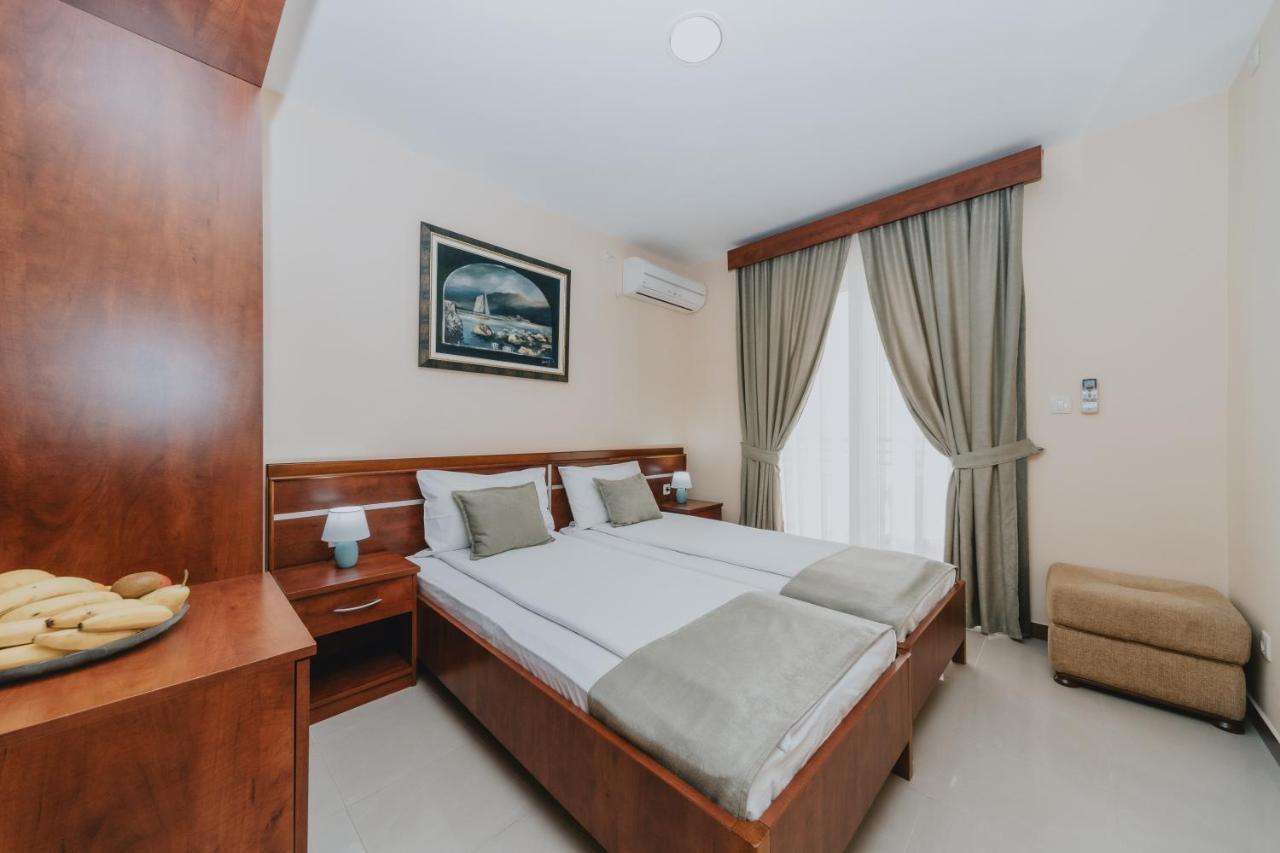 בודווה Apartmani Salus מראה חיצוני תמונה