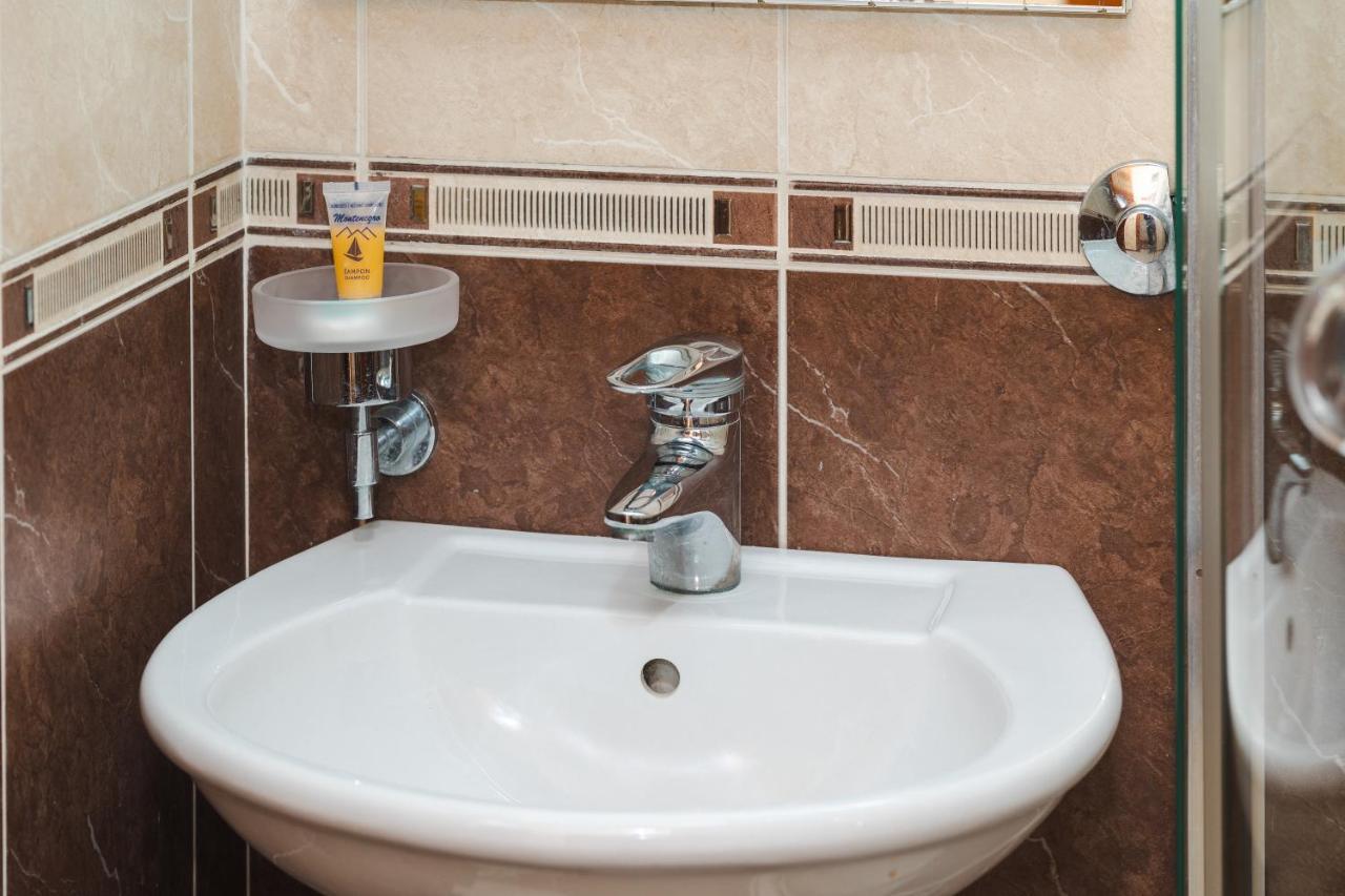 בודווה Apartmani Salus מראה חיצוני תמונה