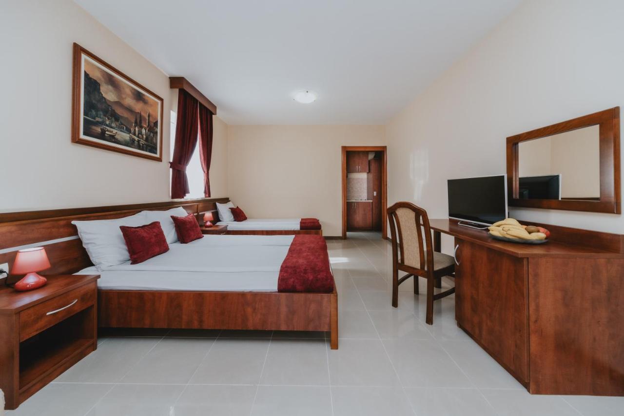 בודווה Apartmani Salus מראה חיצוני תמונה
