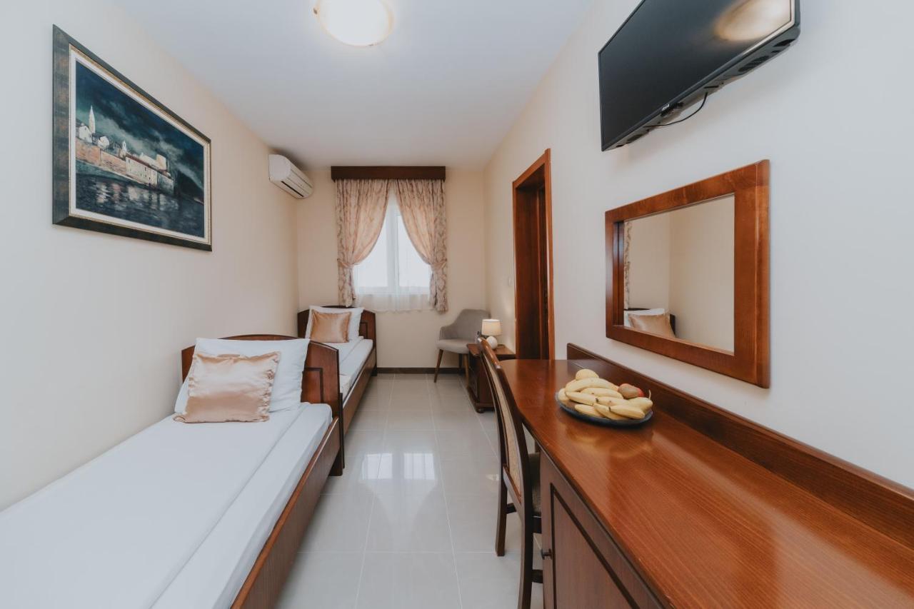 בודווה Apartmani Salus מראה חיצוני תמונה