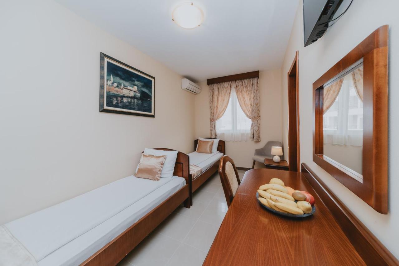 בודווה Apartmani Salus מראה חיצוני תמונה